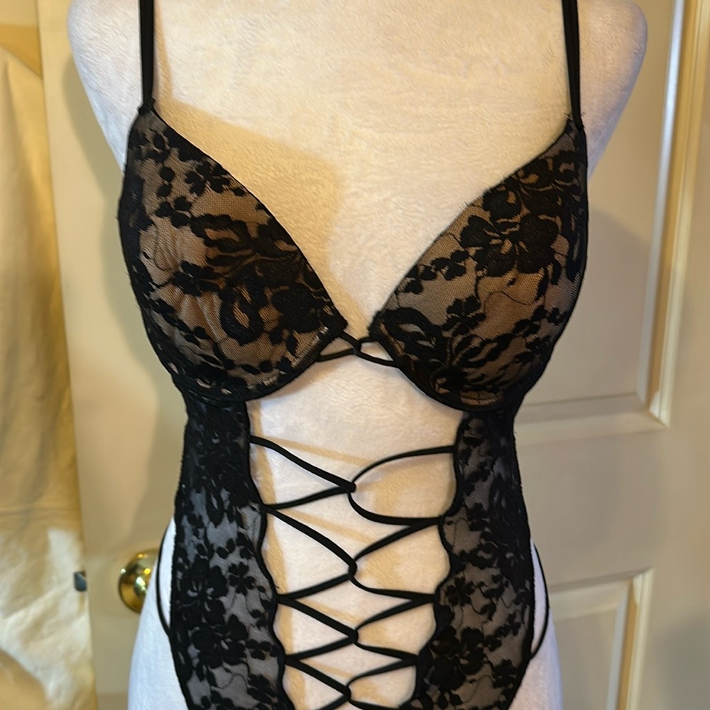 Club Wear black lace over bra spider design BRAND NEW NEVER WORN